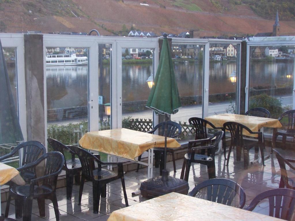 Hotel Panoramacafe Kattenes Buitenkant foto